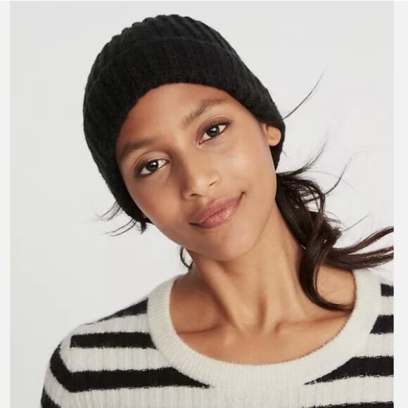 NWT Old Navy Soft Rib-Knit Sweater Beanie for Women Warm Winter Hat Cap Black - Picture 2 of 2
